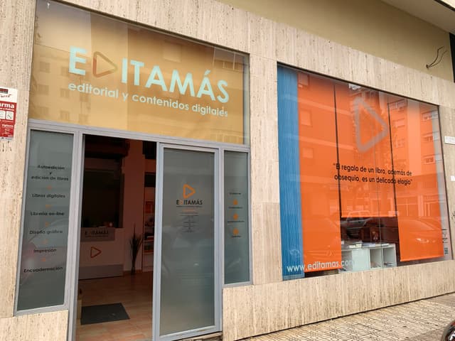 Fachada de la editorial Editamás en Badajoz